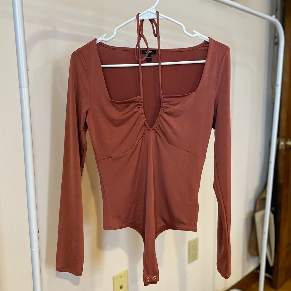 Express Light Maroon Long Sleeve Square to V-Neck Tie Bodysuit